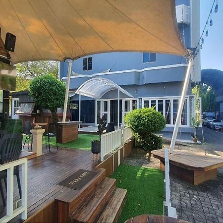 Nora Bukit Hotel Phuket Exteriör bild