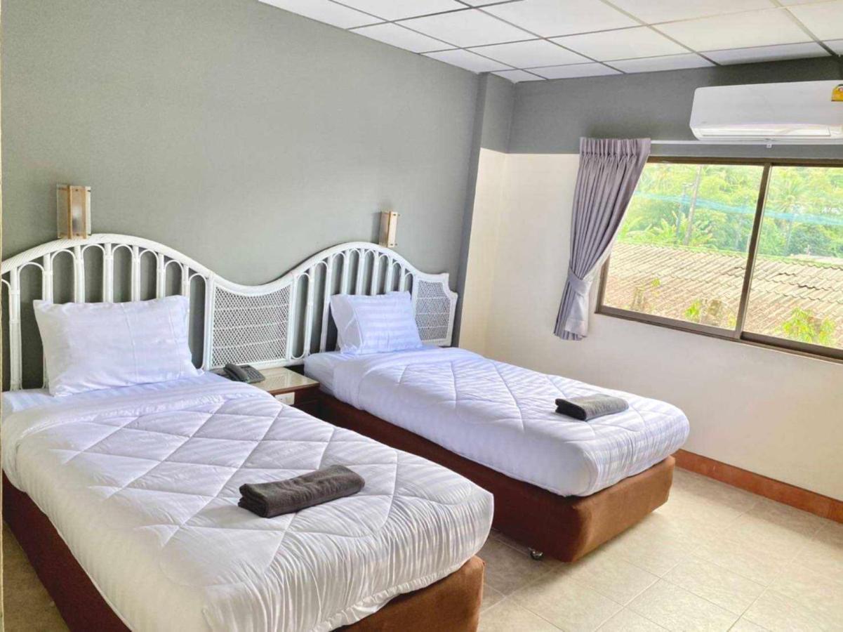 Nora Bukit Hotel Phuket Exteriör bild