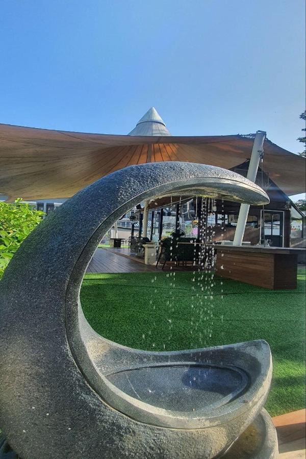 Nora Bukit Hotel Phuket Exteriör bild